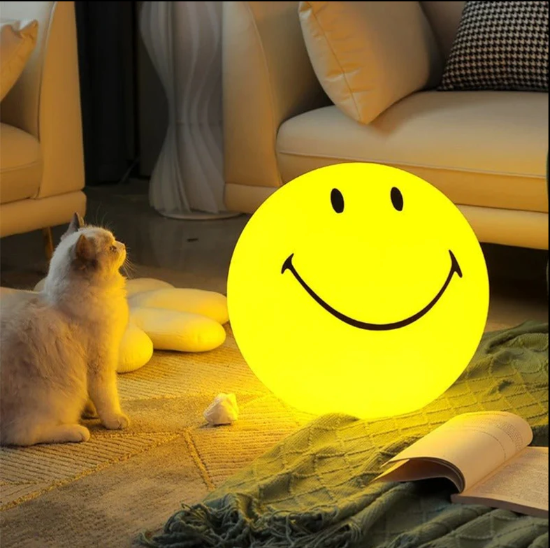 Smiley-Nachtlicht mit wiederaufladbarer LED und Touch-Schalter