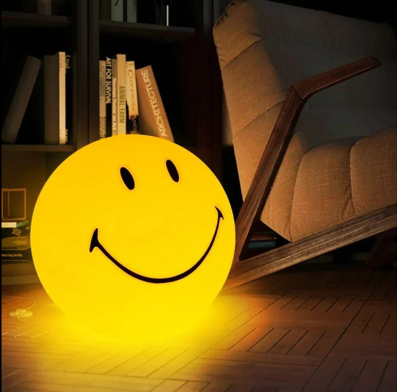 Smiley-Nachtlicht mit wiederaufladbarer LED und Touch-Schalter