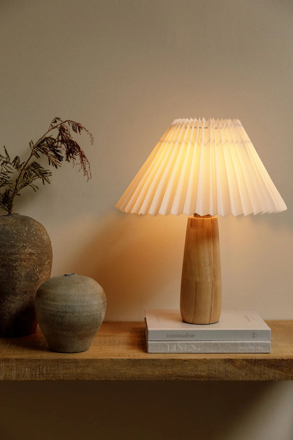 Jillian - Tischlampe aus Holz